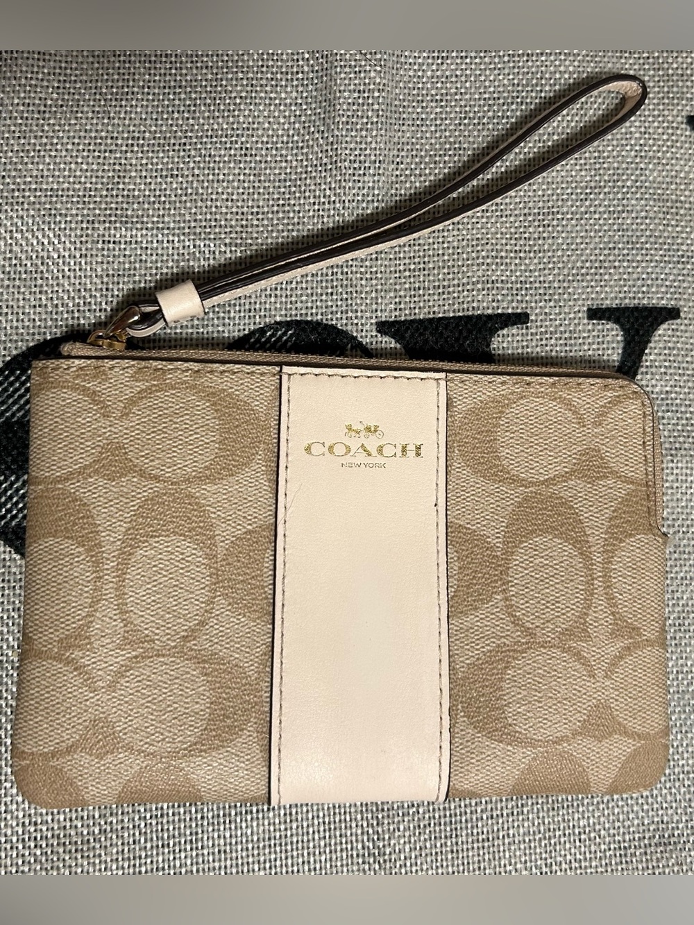 Coach❤️Beige Signature Canvas Wristlet with Cream Leather Stripe